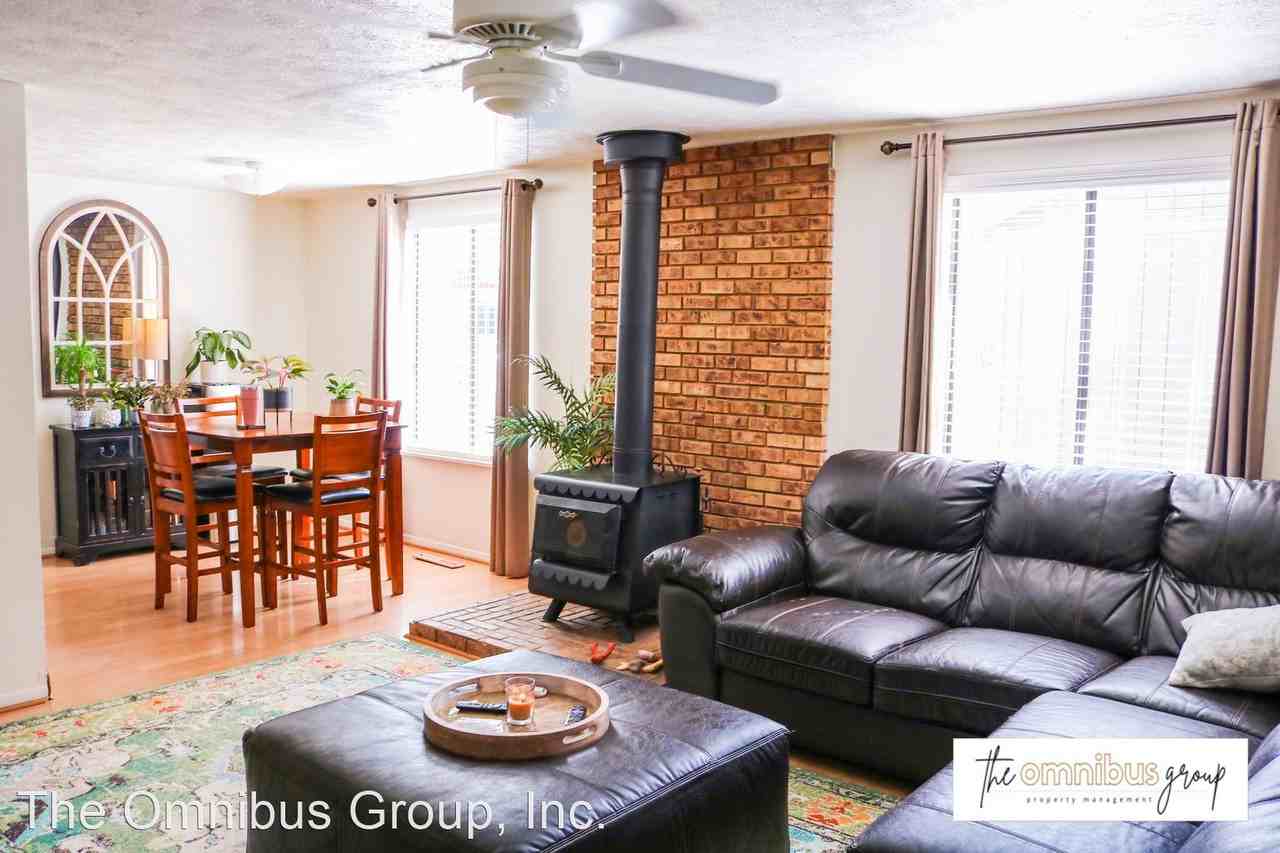 6211 W 92nd Pl - Photo 2 of 14