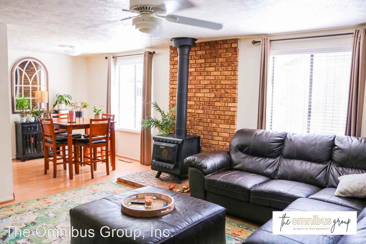 6211 W 92nd Pl - Photo 3 of 14