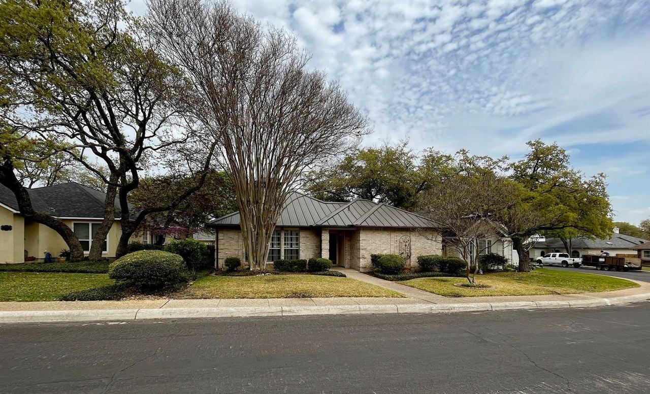 1714 Eagle Pt - Photo 2 of 21