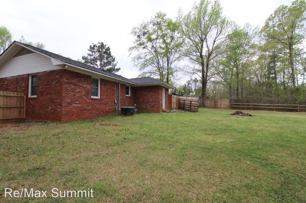 4610 Peach Orchard Rd - Photo 3 of 18