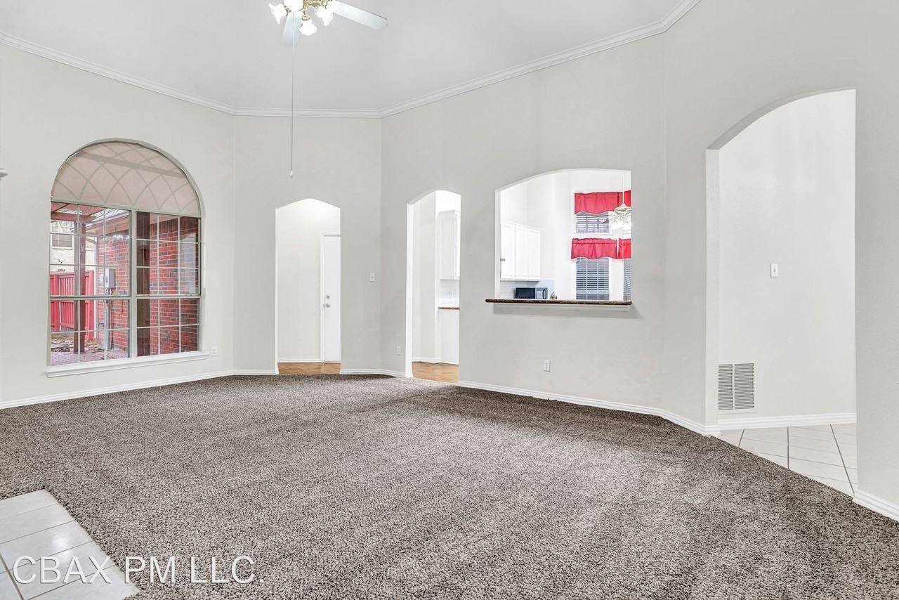 1205 Sonoma Dr - Photo 3 of 20