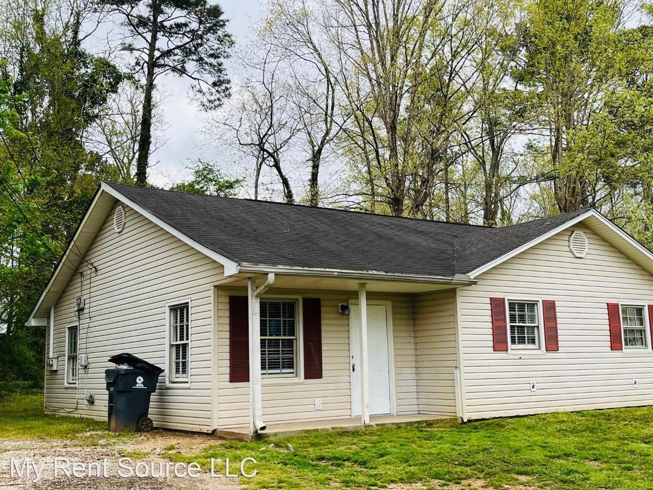 69 Bishop Rd NW - Photo 3 of 21