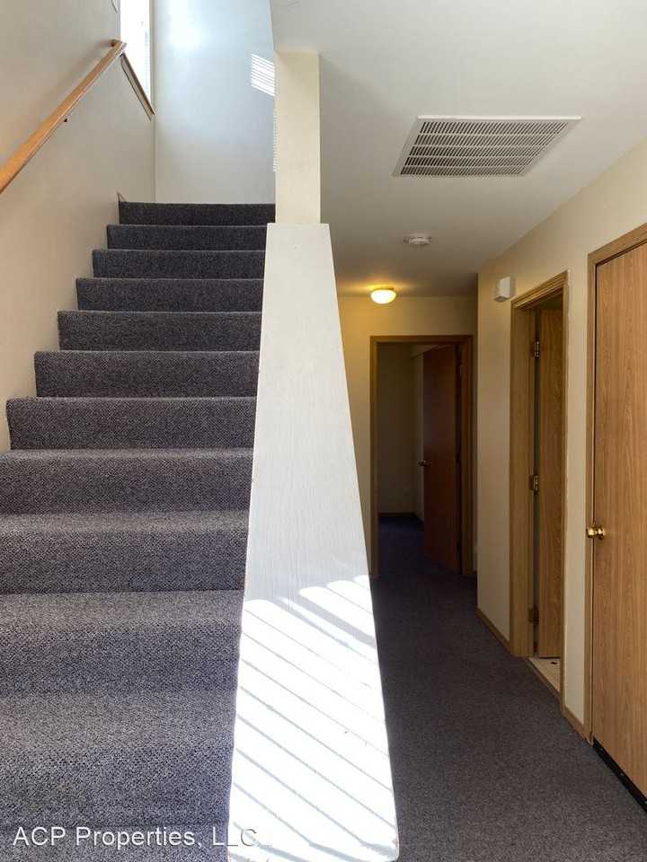 2120 Harris Ave - Photo 2 of 17