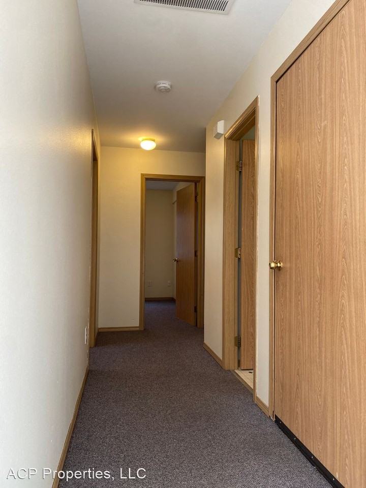 2120 Harris Ave - Photo 3 of 17