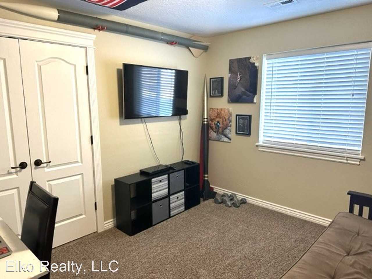 289 Croydon Ln - Photo 3 of 20