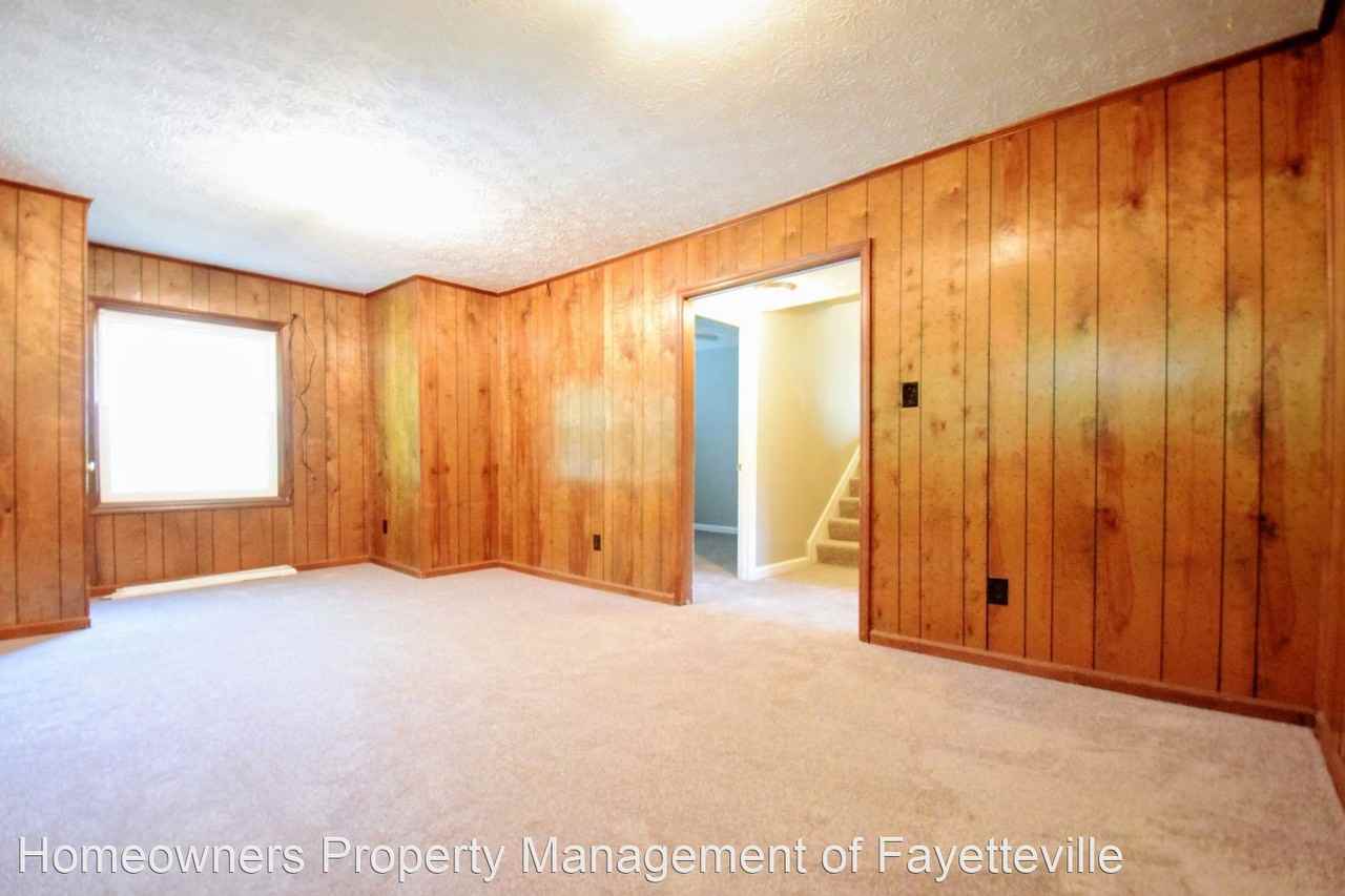 211 Livermore Dr - Photo 3 of 24
