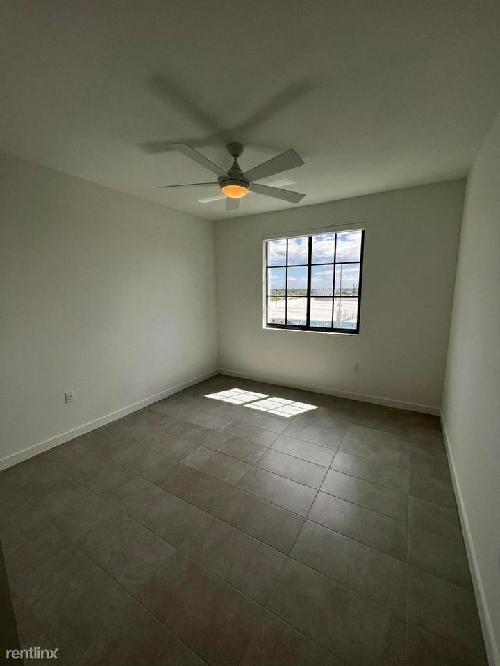 101 S East Coast St #601 - Photo 2 of 2