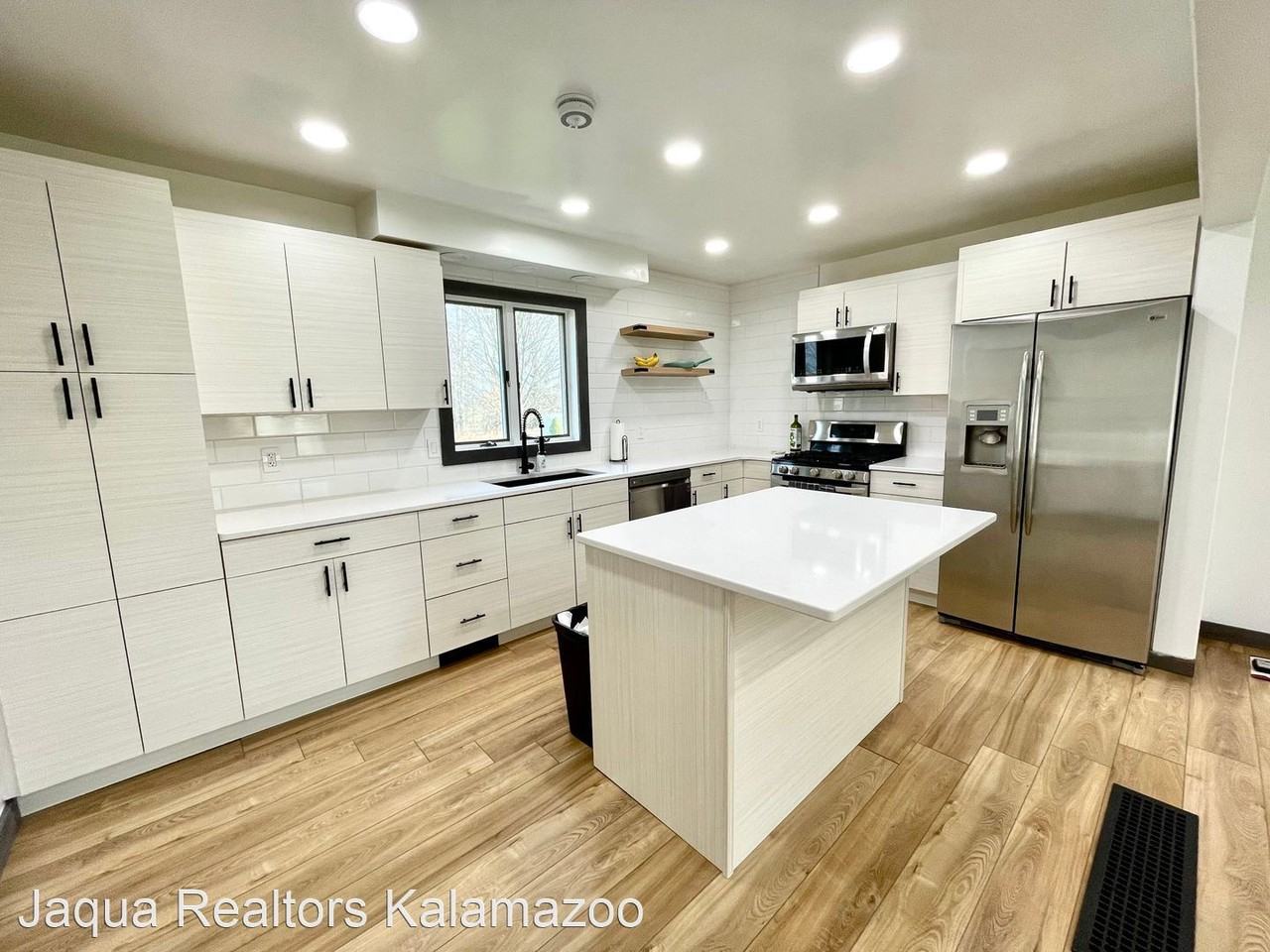 5301/5291 E W Avenue - Photo 3 of 23