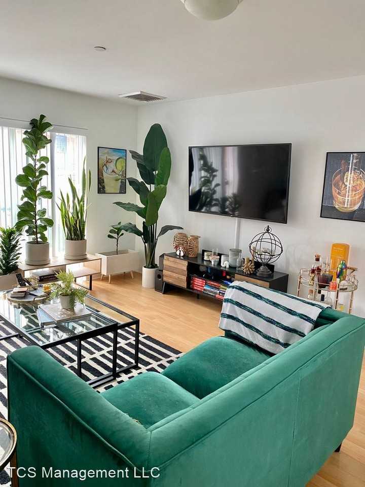 1021 N 3rd St #302 - Photo 2 of 18