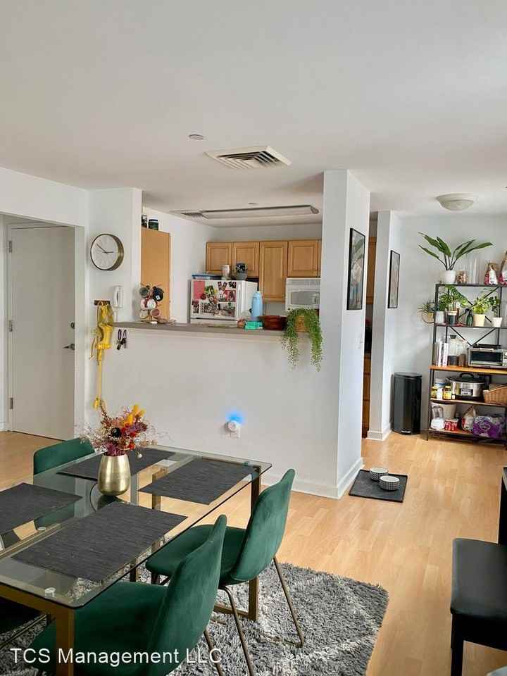 1021 N 3rd St #302 - Photo 3 of 18