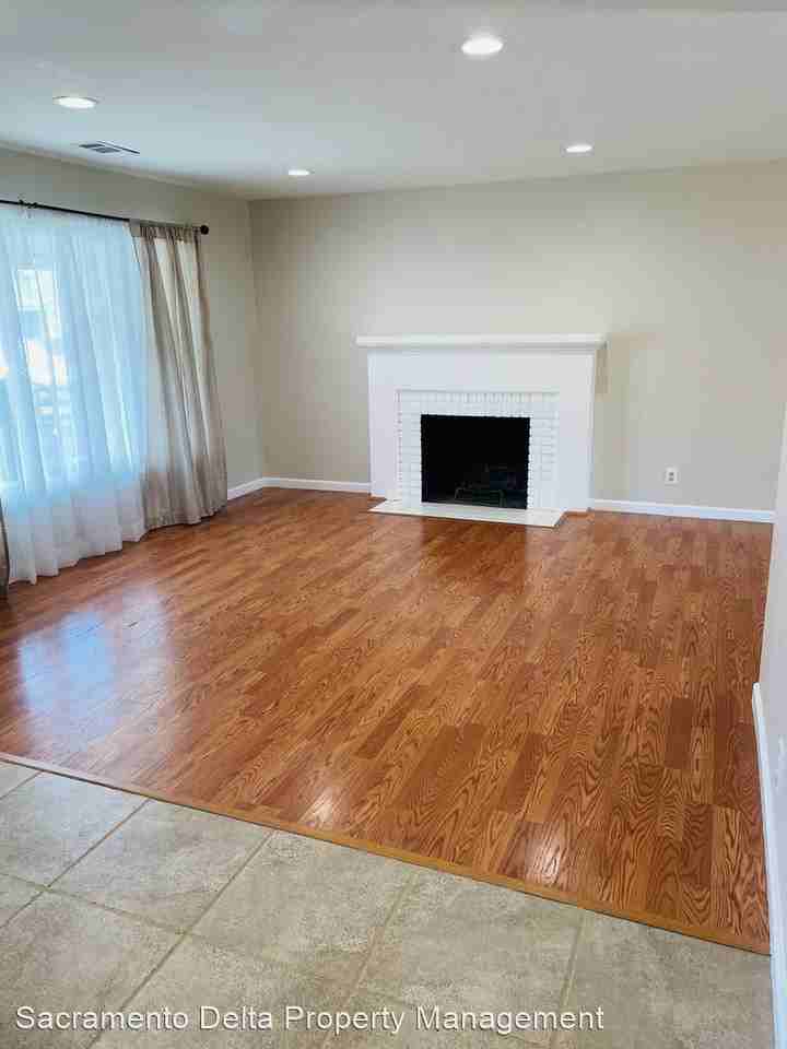 4930 Alma Way - Photo 3 of 18