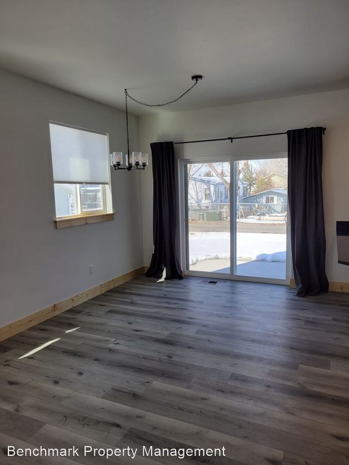 152 Iowa St - Photo 3 of 18