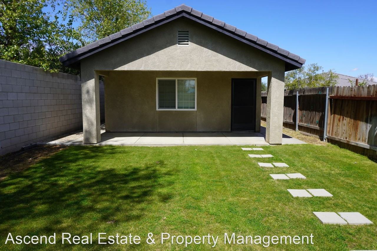 10828 Tamarron Dr #B - Photo 2 of 11