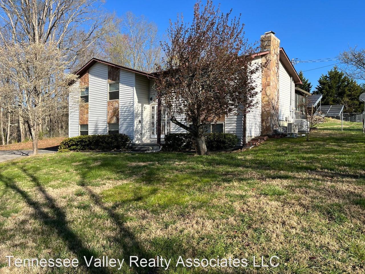 812 Manis Rd - Photo 2 of 15