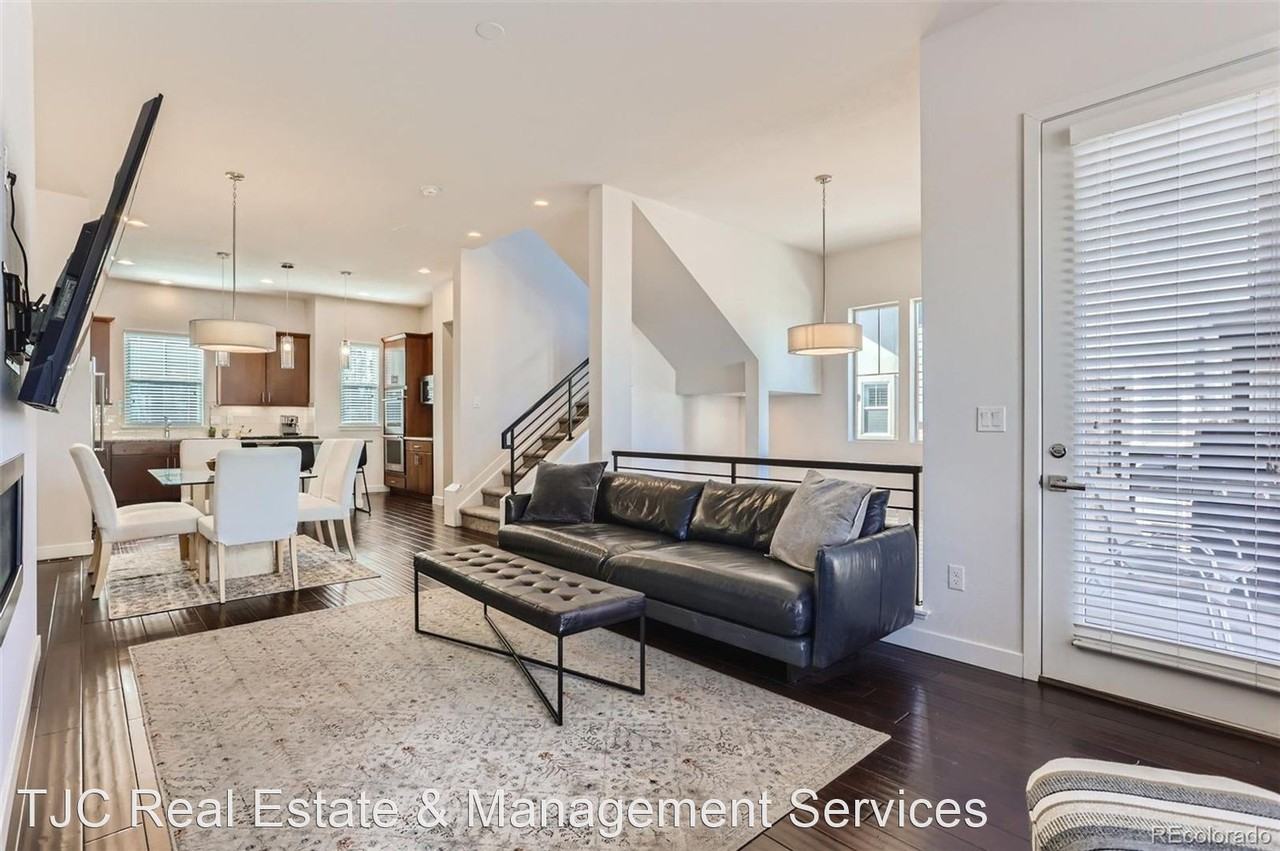 179 S Monaco Pkwy - Photo 3 of 25