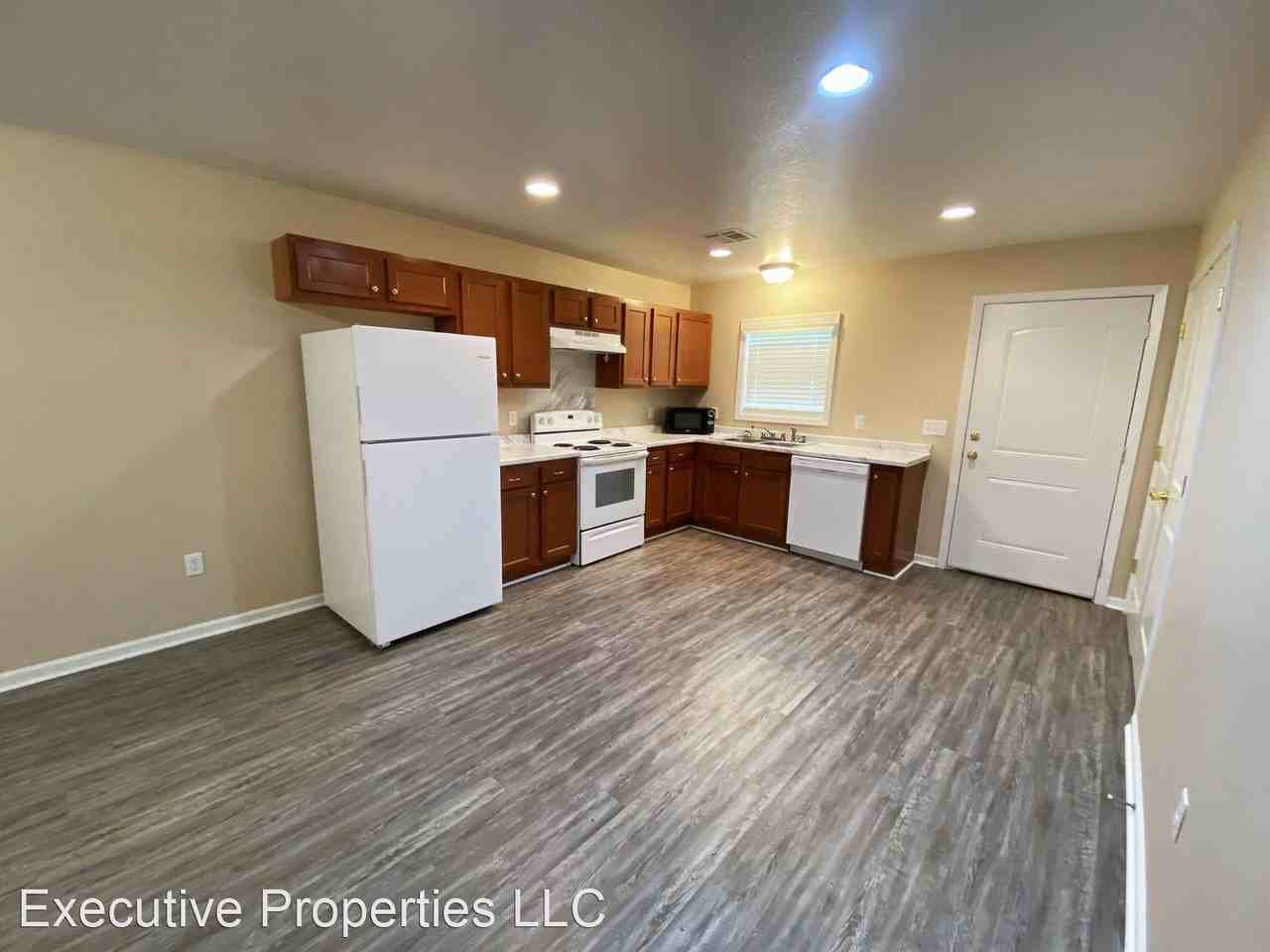 A-B 308 East 1st Street - Photo 3 of 9