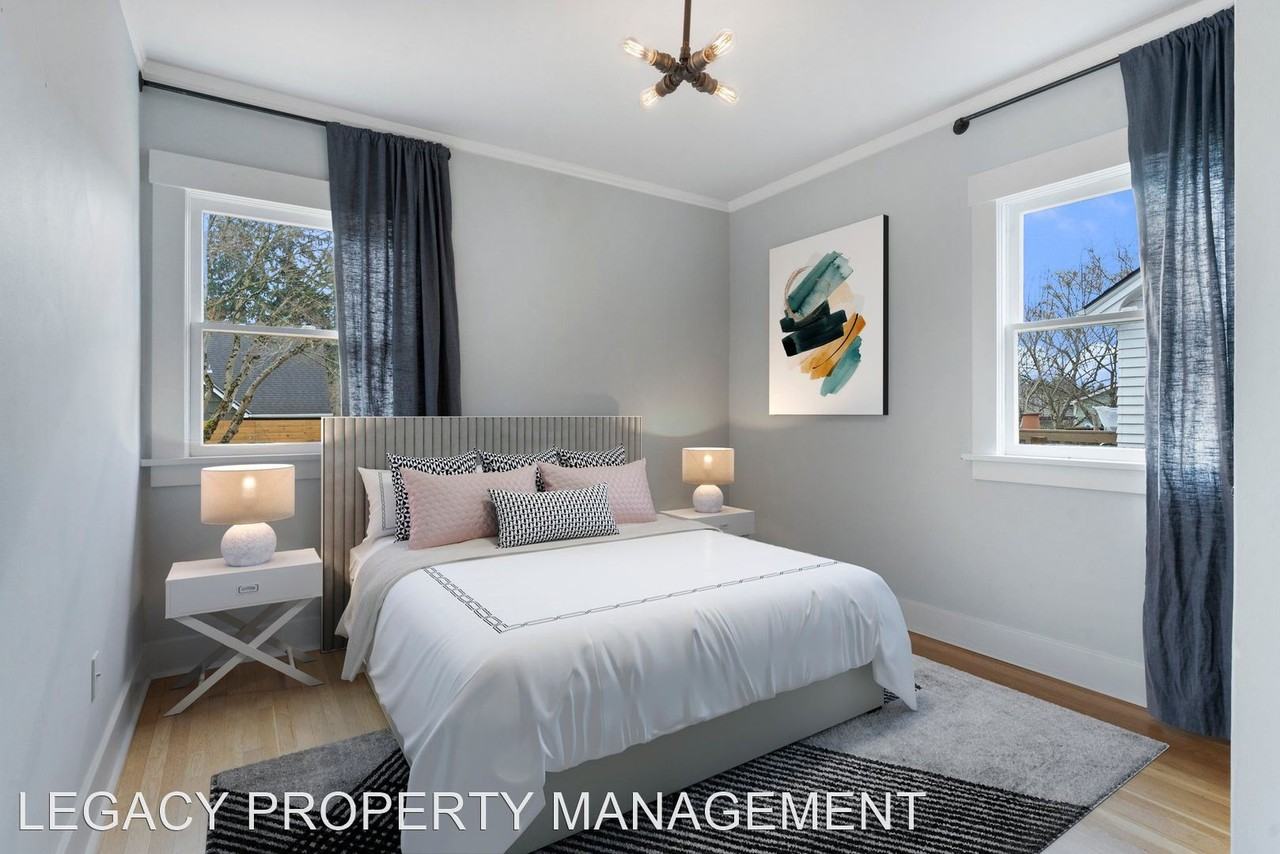 3584 Ne Siskiyou St - Photo 3 of 43