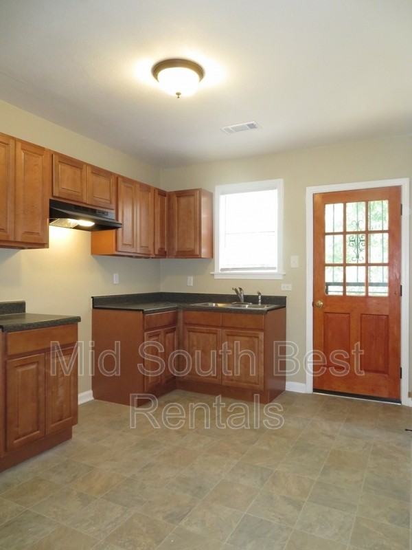 2343 Lowell Ave - Photo 3 of 6