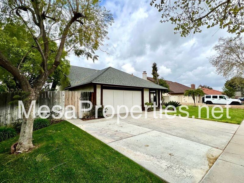 12392 Whistler St - Photo 3 of 40