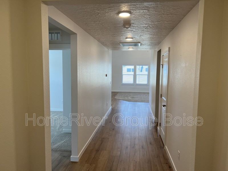 3794 E Berwick Dr - Photo 4 of 14