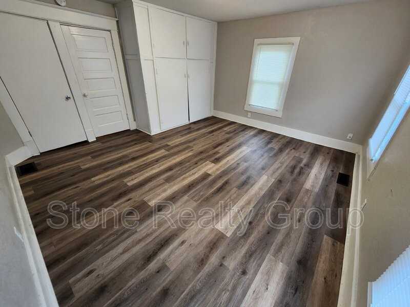 1911 N 13th St - Photo 7 of 9
