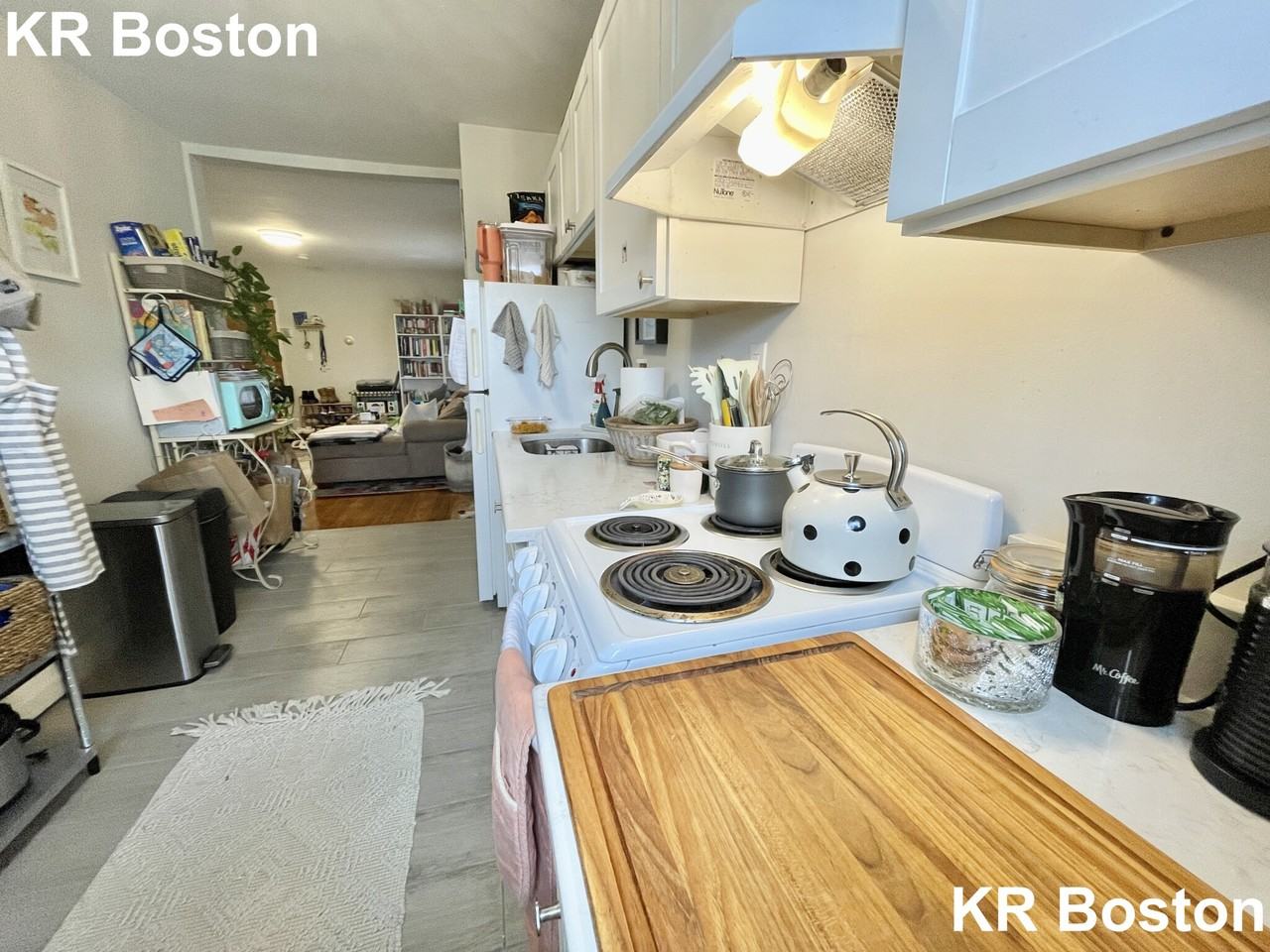 Selkirk Rd. & Chiswick Rd #10 - Photo 5 of 26