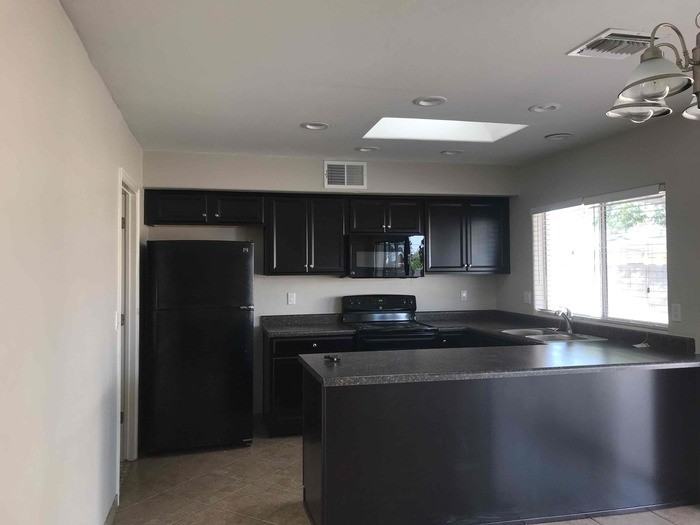 3702 W Saint John Rd - Photo 3 of 18