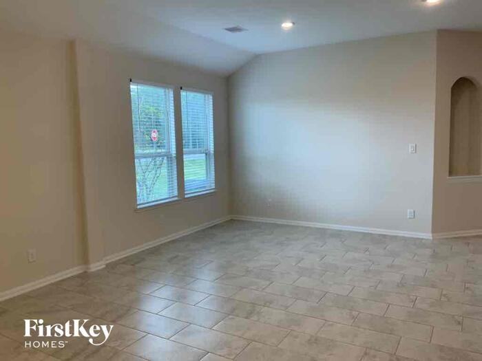 6739 Blimp Base Rd - Photo 3 of 10