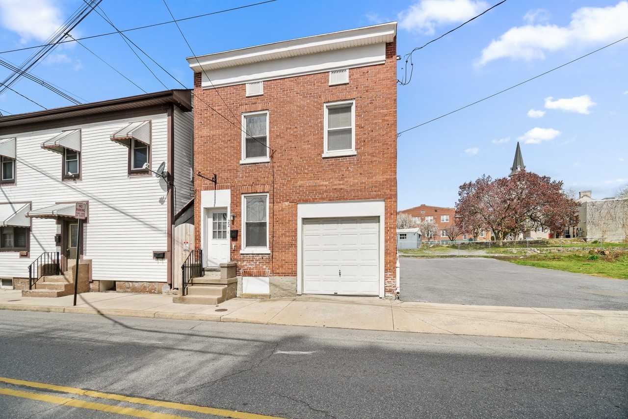 22 W Baltimore St #1 - Photo 2 of 19