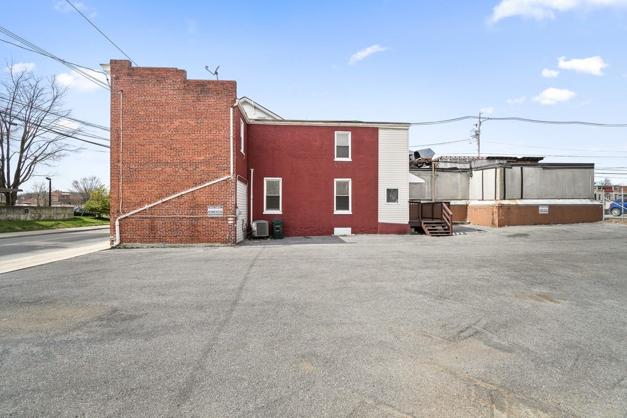 22 W Baltimore St #1 - Photo 5 of 19
