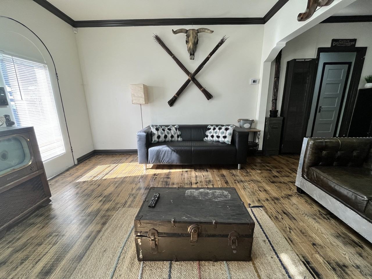 6538 Lexington Ave #1 - Photo 3 of 11