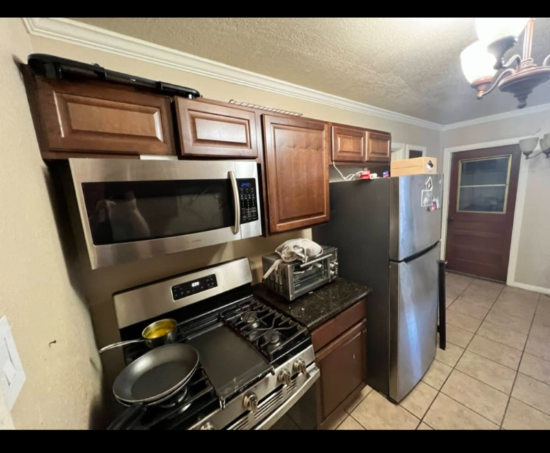 1311 Laurentide St - Photo 3 of 3