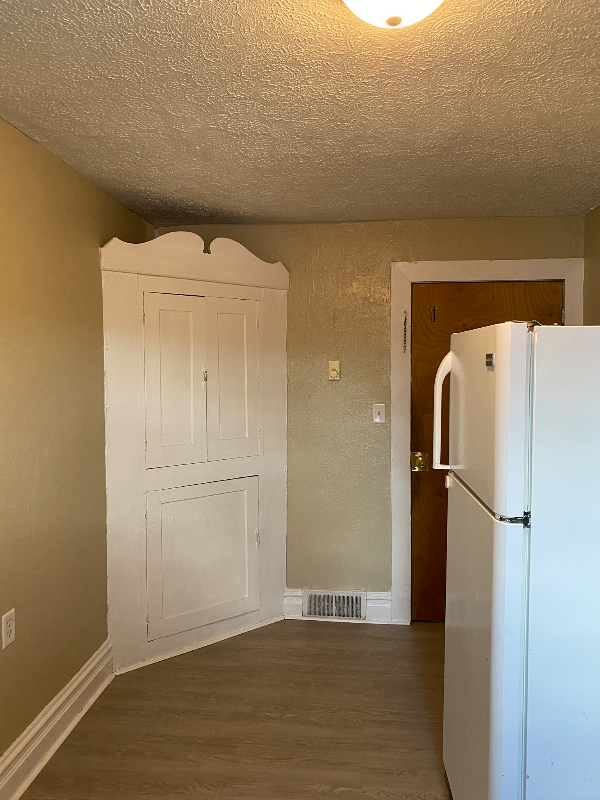 4100 Noble St - Photo 3 of 10