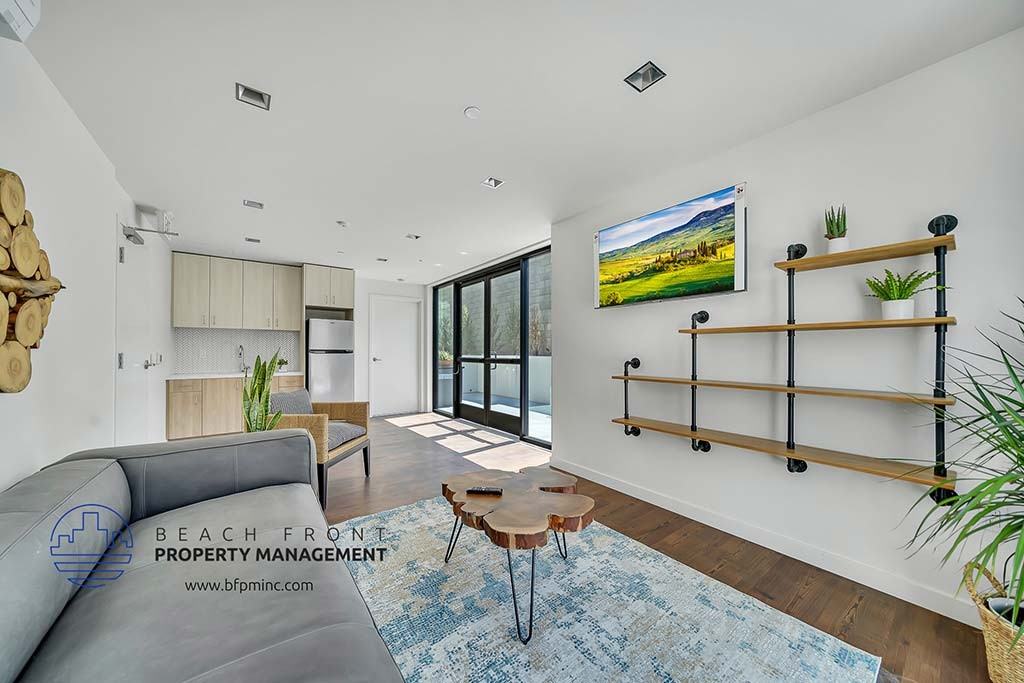 3102 Bagley Ave. - Photo 2 of 6