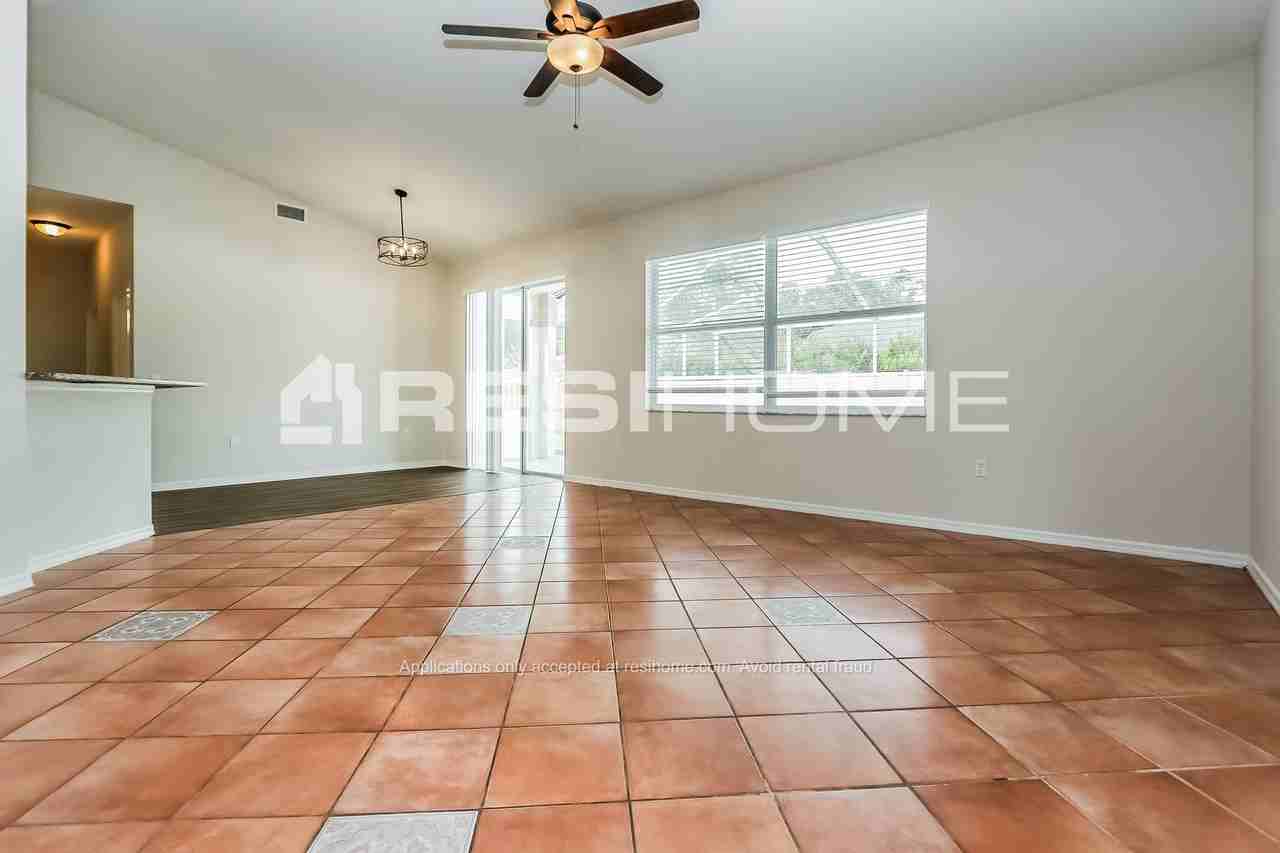 12018 Running Fox Cir - Photo 3 of 22