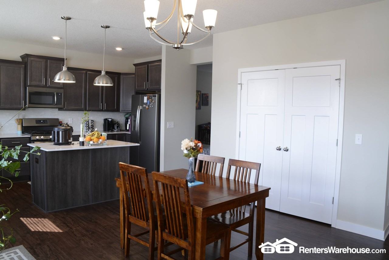 1357 Chestnut Cir - Photo 2 of 10