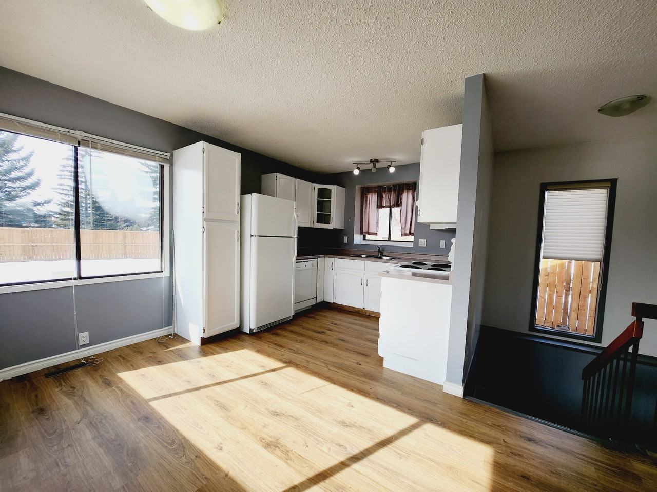 13804 28 St Nw - Photo 3 of 34