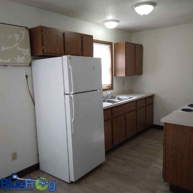 406 N Barkman St - Photo 2 of 10