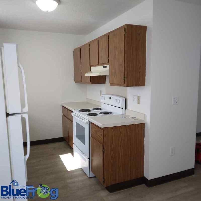 406 N Barkman St - Photo 3 of 10