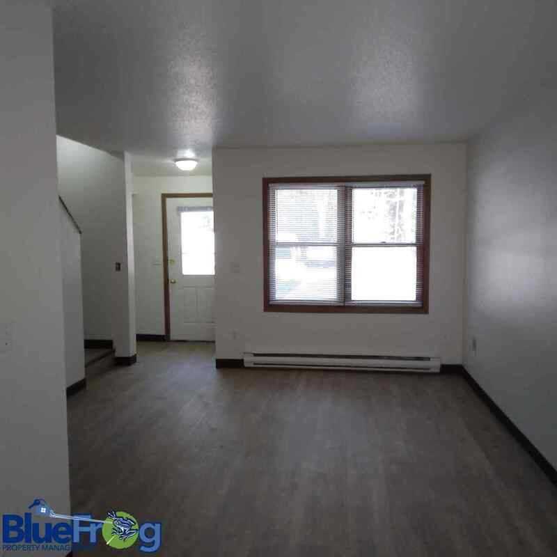 406 N Barkman St - Photo 4 of 10