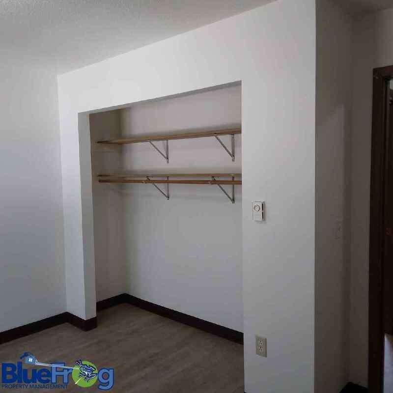 406 N Barkman St - Photo 5 of 10