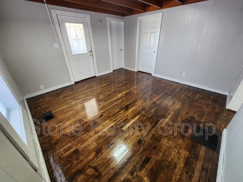 29 S 18th St - Photo 2 of 9