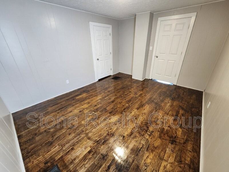 29 S 18th St - Photo 4 of 9