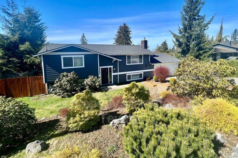 2409 Crestline Dr - Photo 3 of 28