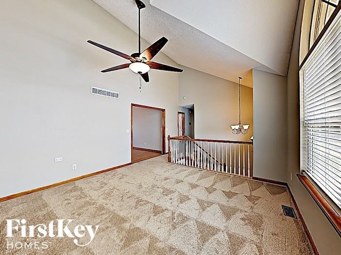 403 Secretariat St - Photo 2 of 17