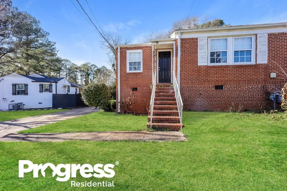 1751 Lisbon Dr Sw - Photo 2 of 25