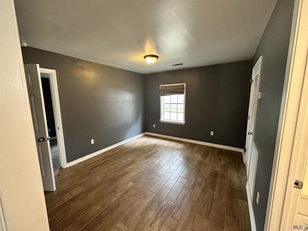 9231 Smith LaneGuest House #1 - Photo 3 of 16
