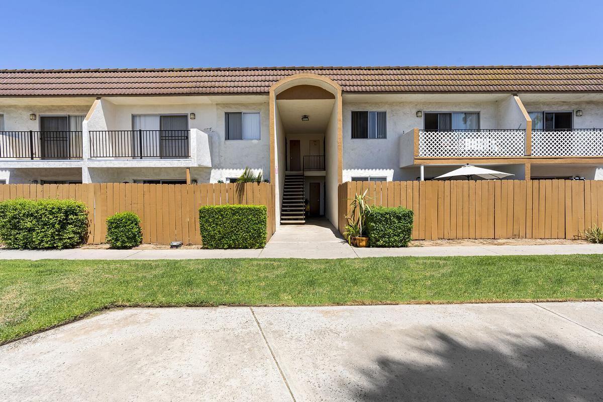 310 S Anza St - Photo 3 of 16