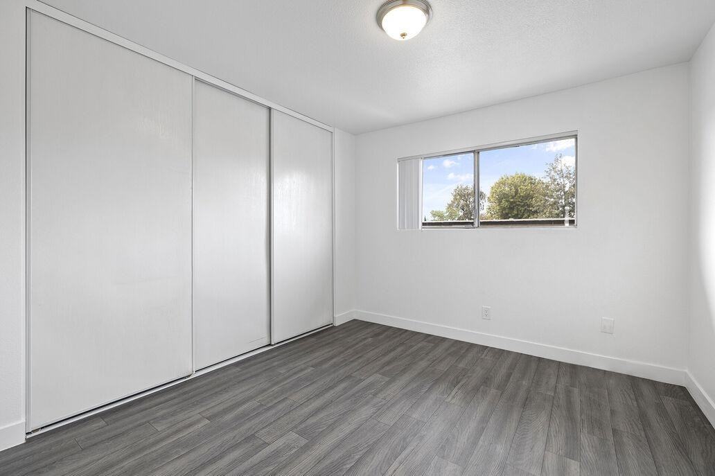 310 S Anza St - Photo 2 of 16