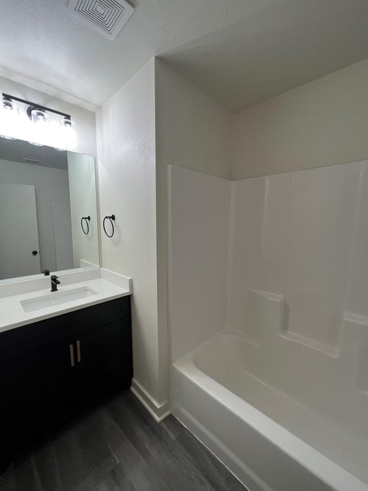 794 W Pecan St #103 - Photo 6 of 6